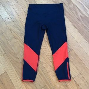 Gap FIT Blackout Technology Color-block Crop Leggings w/ Side Zip - excellent